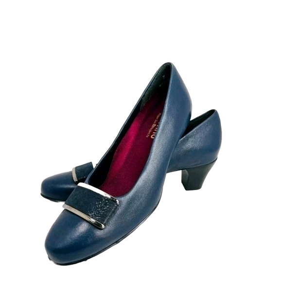 Munro Classic Navy Heels with Silver Accent - Picture 1 of 6